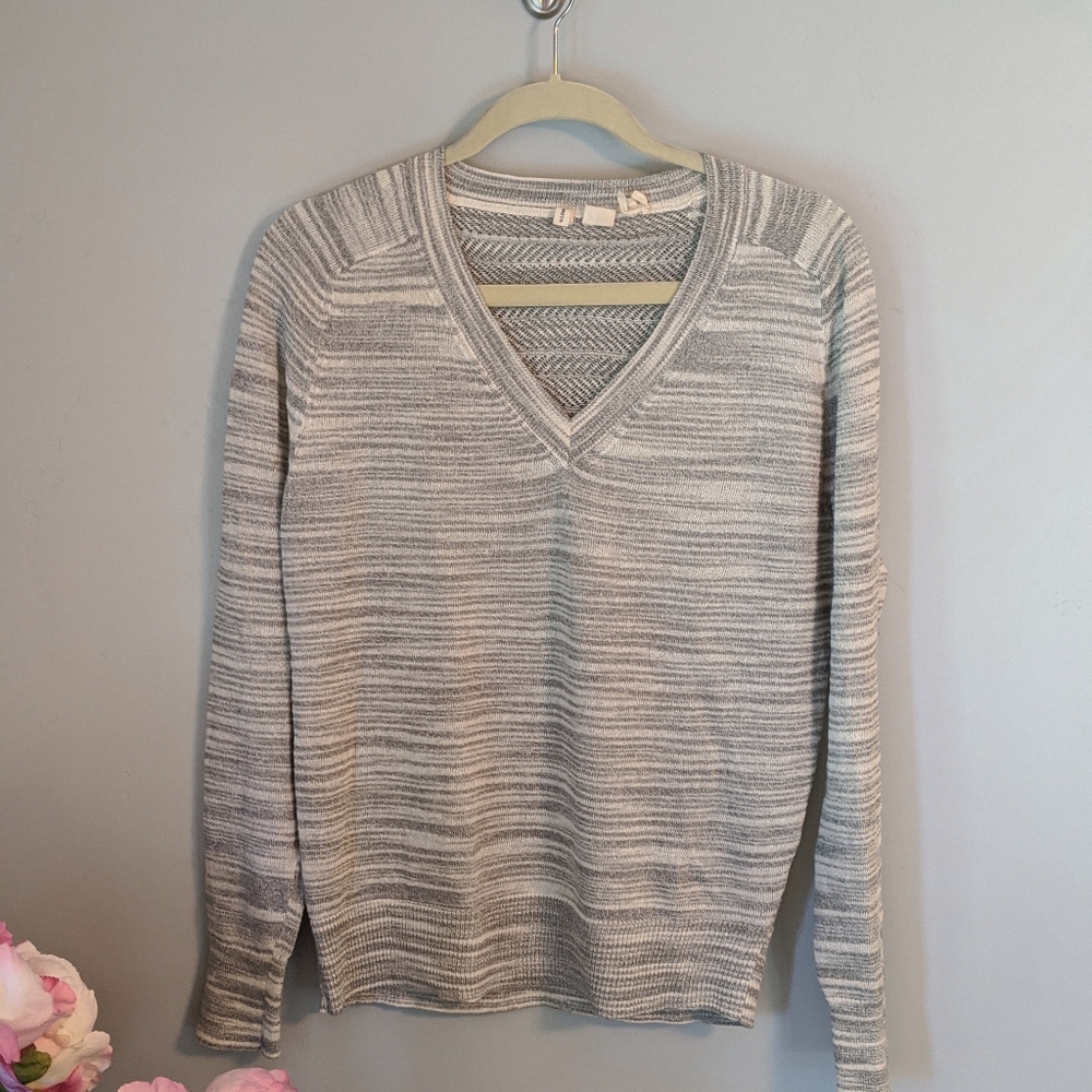 Anthropologie Moth l Grey Knit V Neck Swea…